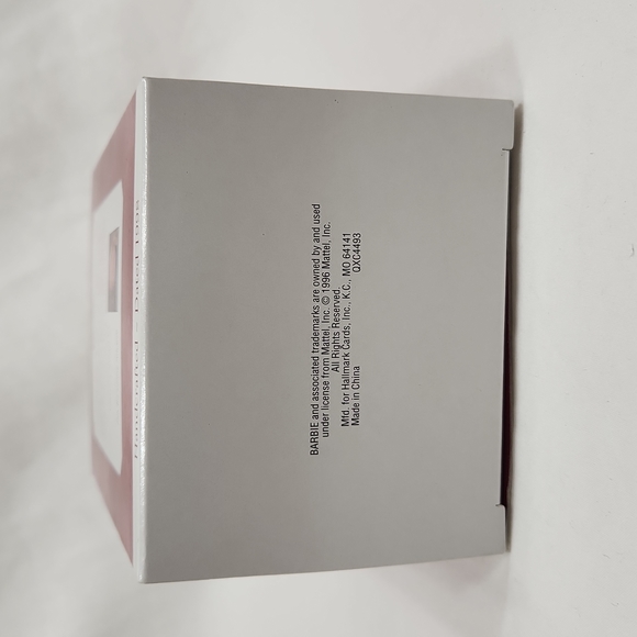 Hallmark Holiday Barbie Ornament 1998 - Picture 3 of 4